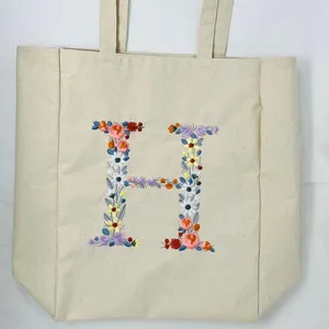 Kişiselleştirilmiş işlemeli tuval Tote çanta Monogram çiçek doğal Tote çanta alışveriş çantası ile ayrılabilir kolu