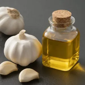 Huile essentielle d'ail 100% pure, distillée à la vapeur et naturelle pour la peau, les cheveux, le massage, l'aromathérapie | Exportateur de gros en vrac - Product Image 1