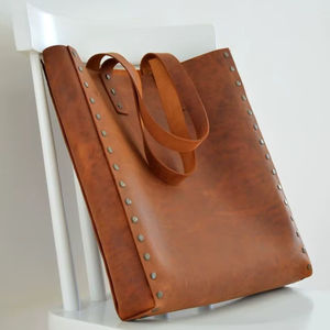 Acheter maintenant Sac fourre-tout en cuir de tous les jours Carry Travel Essential Spacieux Stylish Multiple Colors Durable Elegant Clean Modern Bags 2025 - Product Image 1