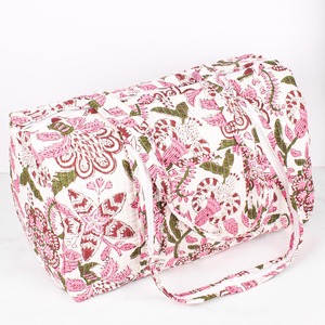 กระเป๋าดัฟเฟิลกีฬาหรูหราสำหรับผู้หญิงกระเป๋าผ้าฝ้ายลายดอกไม้สีขาวเป็นมิตรต่อสิ่งแวดล้อมจุของได้มากทนทานเดินทางข้ามคืนวีคเอนเดอร์ - Product Image 4