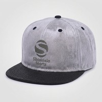 Casquette Snapback en daim gris personnalisée avec visière plate noire, logo brodé de qualité supérieure, casquette de baseball streetwear, casquette ajustable hip hop