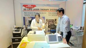 <span class=keywords><strong>Laser</strong></span> médical à fibre 980 nm 1470 nm Éliminateur de double <span class=keywords><strong>menton</strong></span> Amincissement du visage Machine de lifting du visage en V pour la peau flasque - Product Image 3