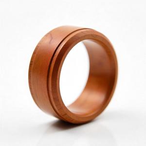 Bague en bois artisanale rustique Bijoux en bois d'acacia durables et naturels parfaits pour les couples de fiançailles ou les cadeaux d'anniversaire - Product Image 3