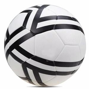 Ballon de football de sport en cuir PU souple, léger et durable, pour extérieur, taille et logo personnalisés, pour matchs d'équipe et entraînement - Product Image 4
