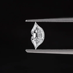 Anillos de Compromiso con Diamantes Cultivados en Laboratorio con Forma de Labios de la Mejor Calidad, Grado VS VVS, Piedras Preciosas Éticas, Certificación IGI, Joyería Fina de la India - Product Image 2