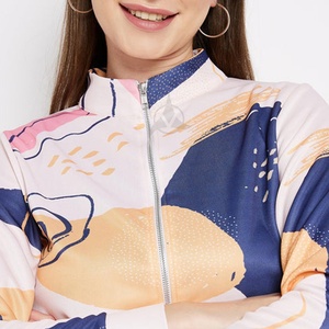 Survêtements respirant nouveau élégant partout impression costume femmes deux pièces survêtement fabricant ensemble femmes respirant survêtement - Product Image 2