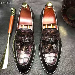 Elegantes Mocasines Goodyear con Diseño de Cocodrilo para Hombre - Product Image 1