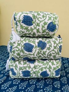 Neceser grande acolchado con estampado de bloques indios, neceser impermeable de algodón para cosméticos con uso en la cocina para almacenamiento de ropa - Product Image 2