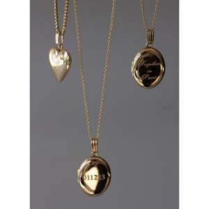Maison Cultural Collectible Oval <b>Locket</b> Elegant Jewelry Piece - Product Image 6