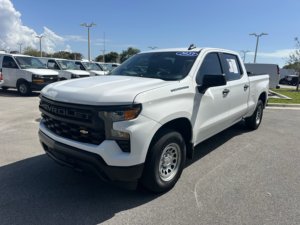 Camioneta Silverado 1500 Work Truck 2023 Usada, con Excelente Rendimiento del Motor y Asientos Cómodos - Product Image 5