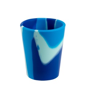 Juego de 4 Vasos de Resina Color Mostaza con Remolino Acuático, Vasos Duraderos Hechos a Mano para Vino, Café, Bar y Fiestas - Product Image 5