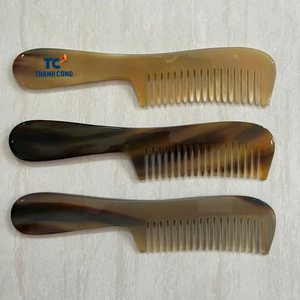 Peigne en corne naturel fait à la main de qualité supérieure Peigne à cheveux Gravure de logo acceptée Fabriqué auprès des fournisseurs du Vietnam - Product Image 1