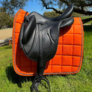 Tapis de selle matelassé personnalisé avec rembourrage absorbant les chocs en tissu doux pour l'entraînement équestre et l'équitation - Product Image 6