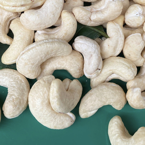 Hot Sale 2023 <b>Nuts</b> WW180, WW240, WW320 SANTIGO Cashew Cashew <b>Nuts</b> Raw Cashew <b>Nuts</b> W320 Ready To Ship - Product Image 1
