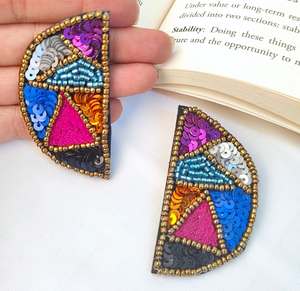 Boucles d'oreilles multicolores faites à la main en forme de demi-lune, bijoux de fête pour femmes au meilleur prix - Product Image 1