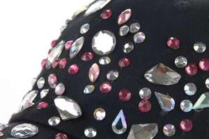 Gorra de camionero de gamuza con diamantes de imitación brillantes logotipos bordados completos personalizados de alta calidad en la malla - Product Image 6