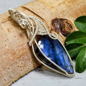 Pendentif en fil de Labradorite bleu fait à la main en argent Sterling 925 Unique Artisan bijoux cadeau pour les femmes - Product Image 2