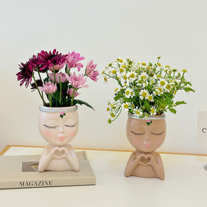 Portapenne in Resina Ecologica di Alta Qualità Dipinto a Mano con Figurina di Bambina per <span class=keywords><strong>Natale</strong></span>, Studenti, Ufficio, Scrivania, Libreria, Soggiorno - Product Image 3