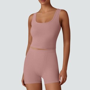 Ensemble Leggings courts + soutien-gorge de sport croisé Survêtement de gymnastique pour femmes - Product Image 1