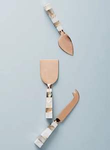 Manche en marbre avec couteau à beurre en acier inoxydable Ensemble de 4 avec utilisations plaquées or PVD pour restaurant à domicile Ensemble de meilleure qualité - Product Image 3