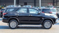 Voitures d'occasion Toyota Fortuner Premium AWD SUV au prix le plus bas - Voitures d'occasion à vendre
