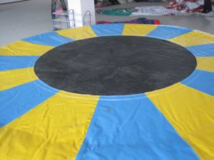 Trampoline aquatique gonflable pour des sauts amusants - Product Image 5