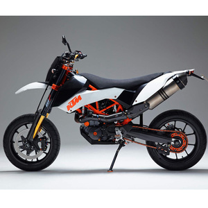 Motocicleta KTM 690 SMC R, robusta y fiable, ideal para carreras callejeras, apta para motociclistas globales y mercados mayoristas. - Product Image 4