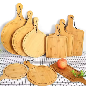 Bandeja redonda de madera para pizza con asa para servir y cortar - Product Image 4