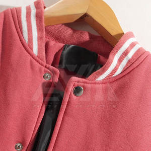 Chaquetas Letterman Ligeras de Alta Calidad Fabricadas en Pakistán, Frente Abierto, Transpirables, Mezcla de Lana Ecológica, Diseño OEM - Product Image 3