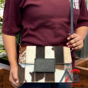 ODM กระเป๋าสะพายข้างหนังวัวสำหรับผู้หญิง, กระเป๋าสะพายไหล่หนังแท้ความจุขนาดใหญ่ออกแบบได้ตาม2025 - Product Image 1