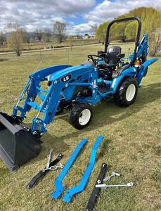 Tracteur agricole compact d'occasion LS MT225S 4x4 70 CV, haute productivité, avec rétrocaveuse à transmission par engrenages, pour usage en usine et en jardin - Product Image 4