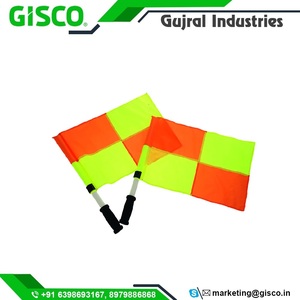 Drapeaux de juge de ligne à carreaux en plastique de haute qualité pour le football - Product Image 1