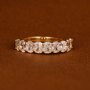 Cojín de diamante cultivado en laboratorio chapado en oro rosa de 14 quilates personalizable corte media eternidad banda de boda estilo moderno joyería de compromiso - Product Image 1