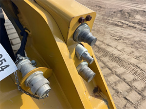 Minicargador de Venta caliente 2017 CATERPILLAR 242D EPA Minicargador con motor diésel Buen Estado - Product Image 4