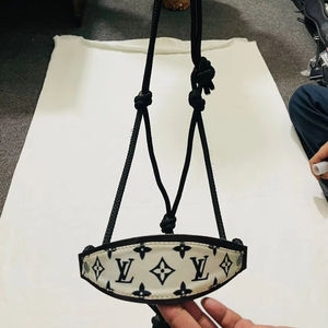 Licol de cheval réglable avec muserolle rembourrée design |   Équipement équestre en gros OEM - Product Image 4