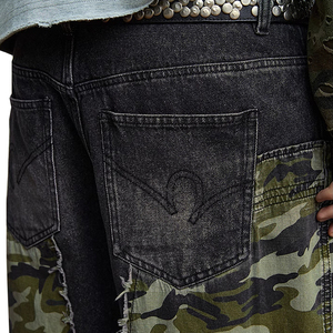 Pantalon cargo évasé en denim stretch coton, coupe slim, taille mi-haute, effet délavé camouflage personnalisé, bords bruts, patchwork, style streetwear - Product Image 5
