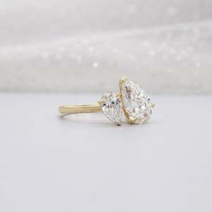 Toi et Moi แหวนหมั้นเพชรสองลูกแพร์เติบโตในห้องปฏิบัติการ - Product Image 2