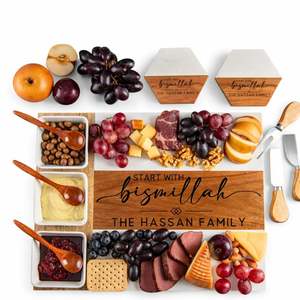 Plateau de service en bois et marbre pour charcuterie, commençant par Bismillah, nom de famille personnalisé, élégant plateau de réception pour la cuisine - Product Image 3