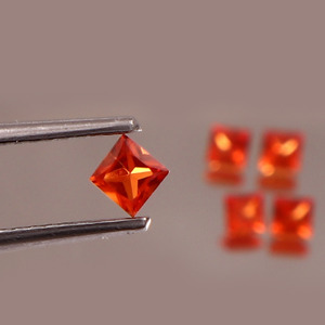 Zafiro Rojo 19x19mm Corte Cuadrado Facetado Calibrado Piedra Preciosa Suelta Valorada por Terceros Suministros para Joyería de KKS EXPORTS - Product Image 3