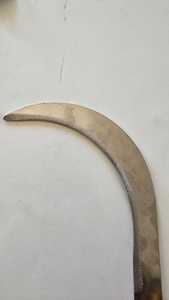 Faucille à herbe et à jardin en acier avec manche en bois pour utilisation à la ferme - Product Image 2