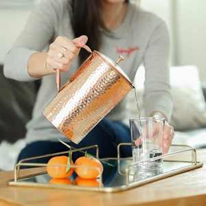 Ensemble de carafe et de verres en cuivre élégant, couvercle écologique, personnalisable, élégant, durable, en métal pour un usage quotidien, avec une poignée confortable - Product Image 2