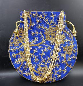 Sacs Potli, pochettes et bracelets de créateur de bijoux artisanaux, style Rajasthani Batwa, ajustables et flexibles, pour mariages, fêtes et cadeaux - Product Image 5