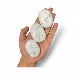 Piedra de Palma Ovalada de Howlite MUNTAHA de Primera Calidad al por Mayor, Cristal Curativo Pulido de 100-150 g de Khambhat, India, para Colección - Product Image 1