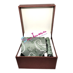 Corbata de hombre verde a rayas |   Poliéster Premium |   Corbata Clásica Delgada para Negocios, Bodas y Fiestas, Uso en Oficina, Duradera, Lista para Regalo - Product Image 2