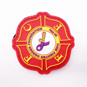 Patch en caoutchouc PVC 3D personnalisé, style dessin animé, logo en plastique en relief, étiquette en tissu, décoration en dentelle douce pour vêtements - Product Image 3