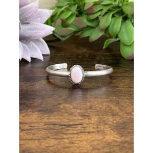 Navajo Made Pink Conch & <b>Sterling</b> <b>Silver</b> <b>Cuff</b> <b>Bracelet</b> - Product Image 4