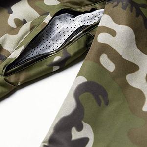 แจ็กเก็ตสกีสำหรับผู้ชายเสื้อแจ็คเก็ตสกีผ้าโพลีเอสเตอร์หนา100% ให้ความอบอุ่นในฤดูหนาวกำหนดได้เอง - Product Image 4