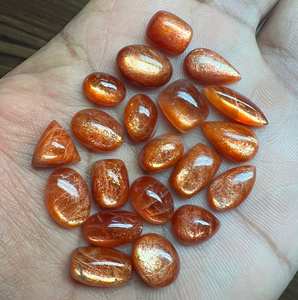 ซันสโตนธรรมชาติ 100% Cabochon ผสมขนาดและรูปร่างอัญมณีหลวมแท้สําหรับใช้เครื่องประดับโดยผู้ค้าส่งชาวอินเดียในราคา OEM จํานวนมาก - Product Image 4