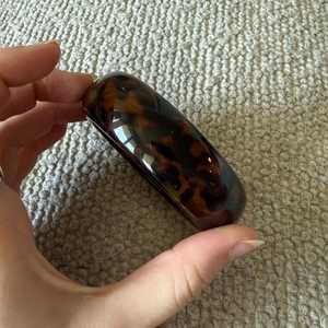 กำไลข้อมือเรซินอีพ็อกซี่ทรงกลม/สี่เหลี่ยมลายดอกไม้สุดหรู - Product Image 1
