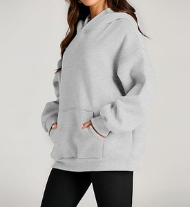 Sweat à capuche rayé imprimé pour femmes grande taille, poids lourd, avec logo sur le devant, pour l'hiver, col à capuche tendance - Product Image 3